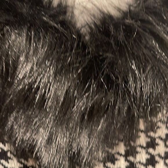 Jane and John L black & white houndstooth wrap belt jacket with faux fur - Picture 4 of 10